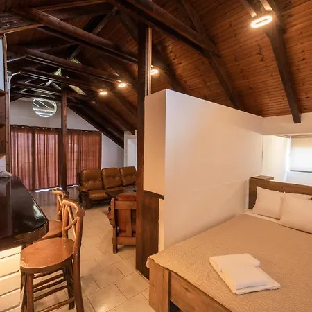 Georgina Guest house Katakolo