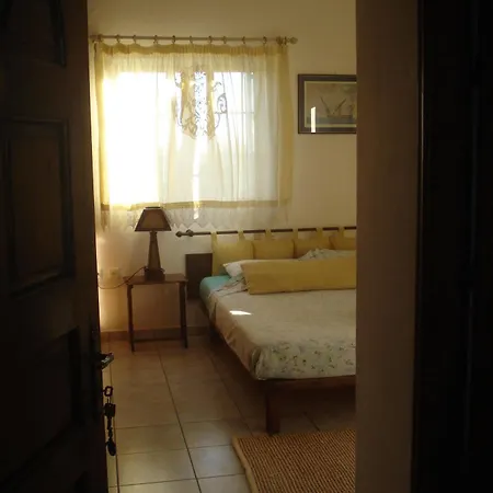 Georgina Πανσιόν Κατάκολο